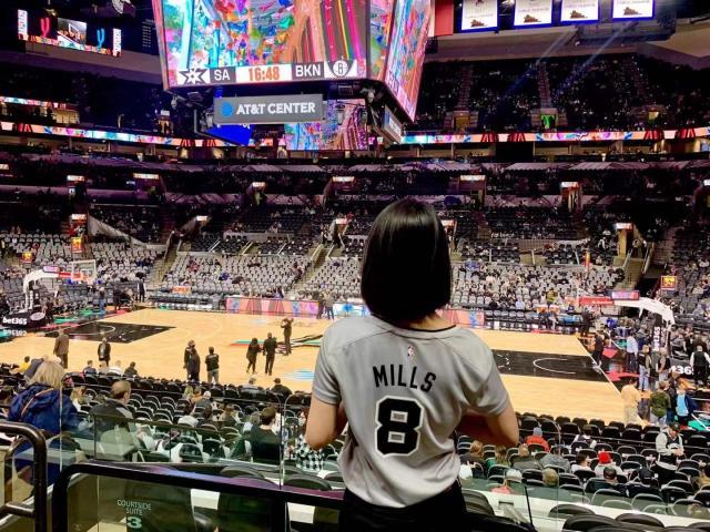 开云体育入口-【现场】二老回家温情动容 他们是今晚的绝对主角